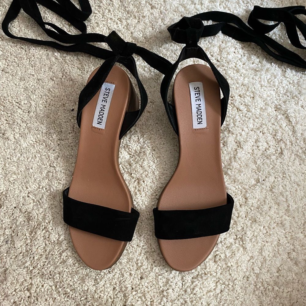 STEVE MADDEN Black Lace-Up Block Heel Sz 8.5